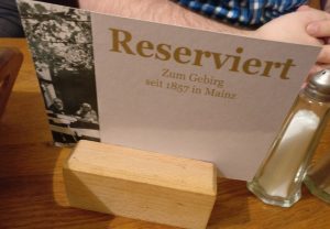 Da ist er, der Ankerplatz der Schwarzers. In der kleinen Weißgasse, ganz nahe an St. Stephan.